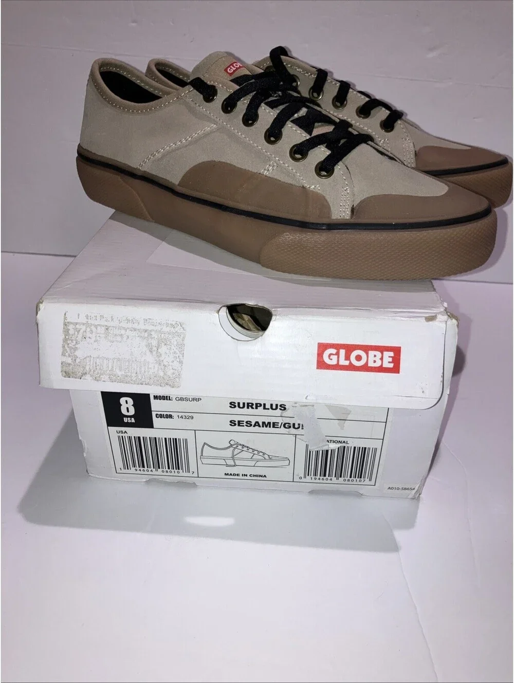 Globe Skateboard Shoes Surplus Sesame/Gum Men’s Size 8 NEW